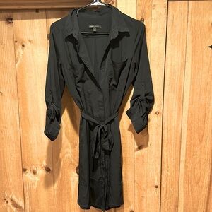 Versatile button up Banana Republic Navy Sz 6 dress with waist tie - long sleeve